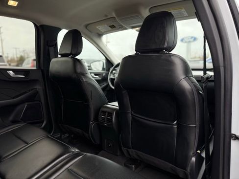 Certified 2025 Ford Escape Platinum image 21