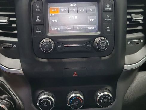 Used 2022 RAM 1500 Big Horn AWD/4WD image 40