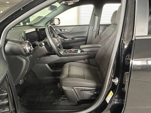 Used 2025 Chevrolet Equinox LT FWD image 16
