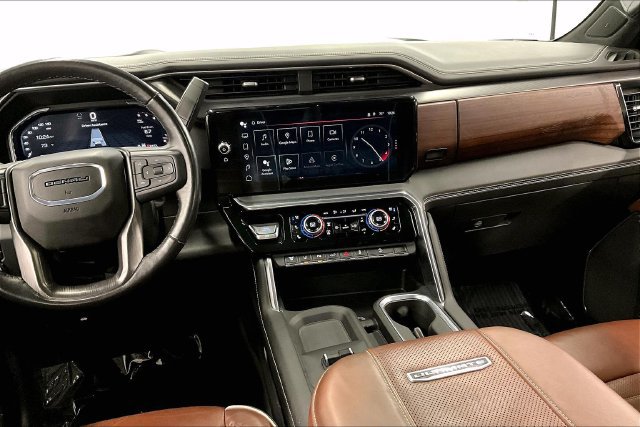 Used 2024 GMC Sierra 2500 Denali Ultimate AWD/4WD image 7