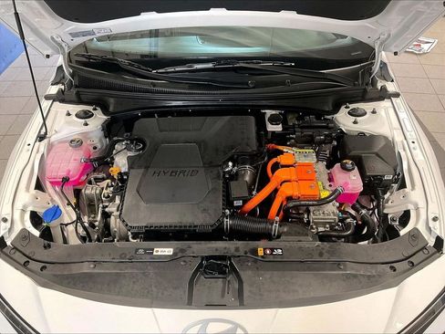 Certified 2025 Hyundai Elantra SEL FWD image 29