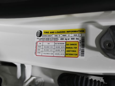 Certified 2023 Lincoln Nautilus Reserve w/ Equipment Group 201A image 40