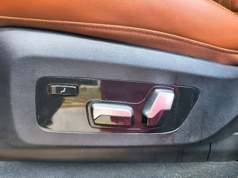 Used 2022 BMW X7 M50i image 28