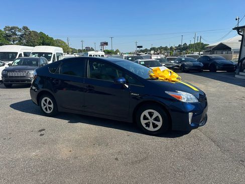 Used 2015 Toyota Prius Three image 12