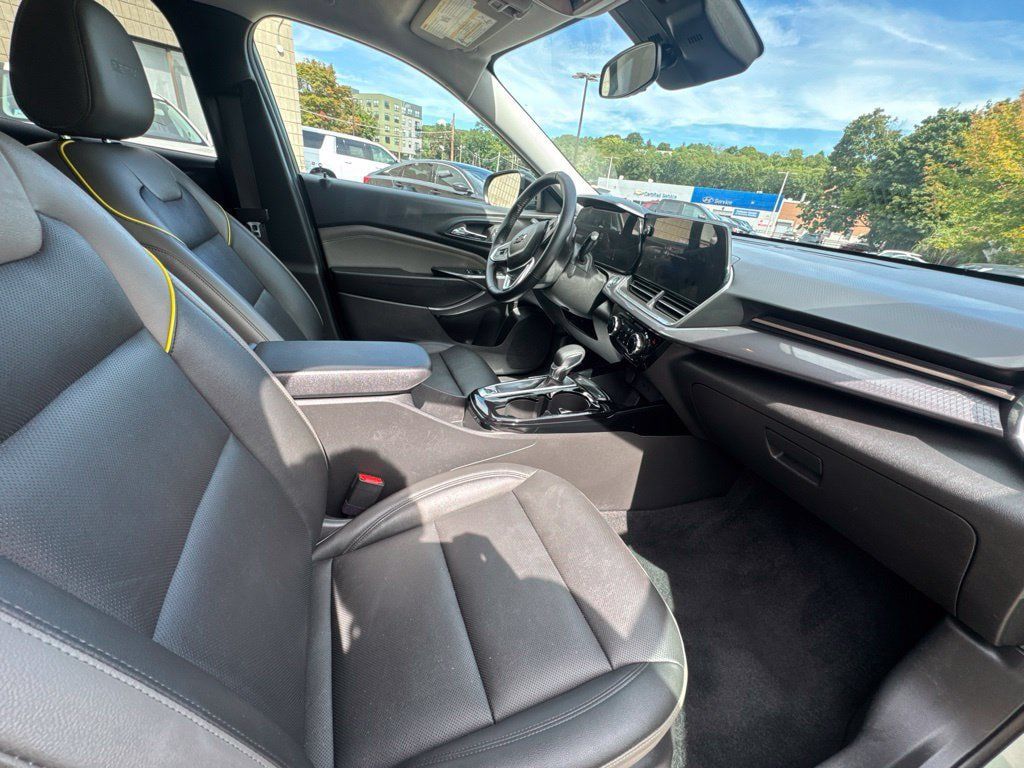 Used 2024 Chevrolet Trax ACTIV FWD image 21