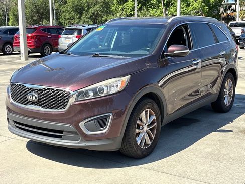 Used 2016 Kia Sorento LX w/ LX Convenience Package image 9