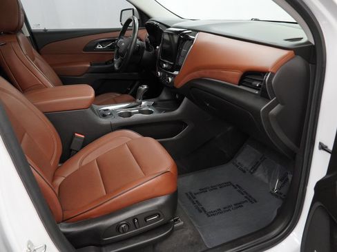 Used 2019 Chevrolet Traverse High Country w/ LPO, Floor Liner Package AWD/4WD image 33