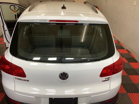 Used 2017 Volkswagen Tiguan S AWD/4WD image 18