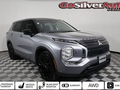 Used 2022 Mitsubishi Outlander SE AWD/4WD image 1