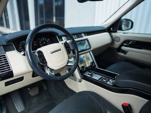 Used 2018 Land Rover Range Rover Supercharged AWD/4WD image 14