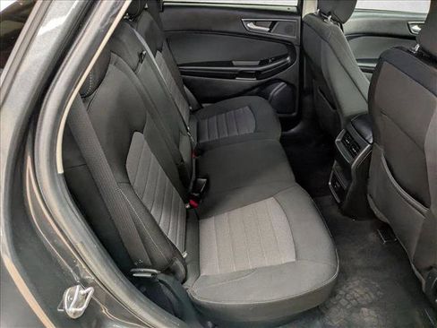 Used 2019 Ford Edge SE image 22
