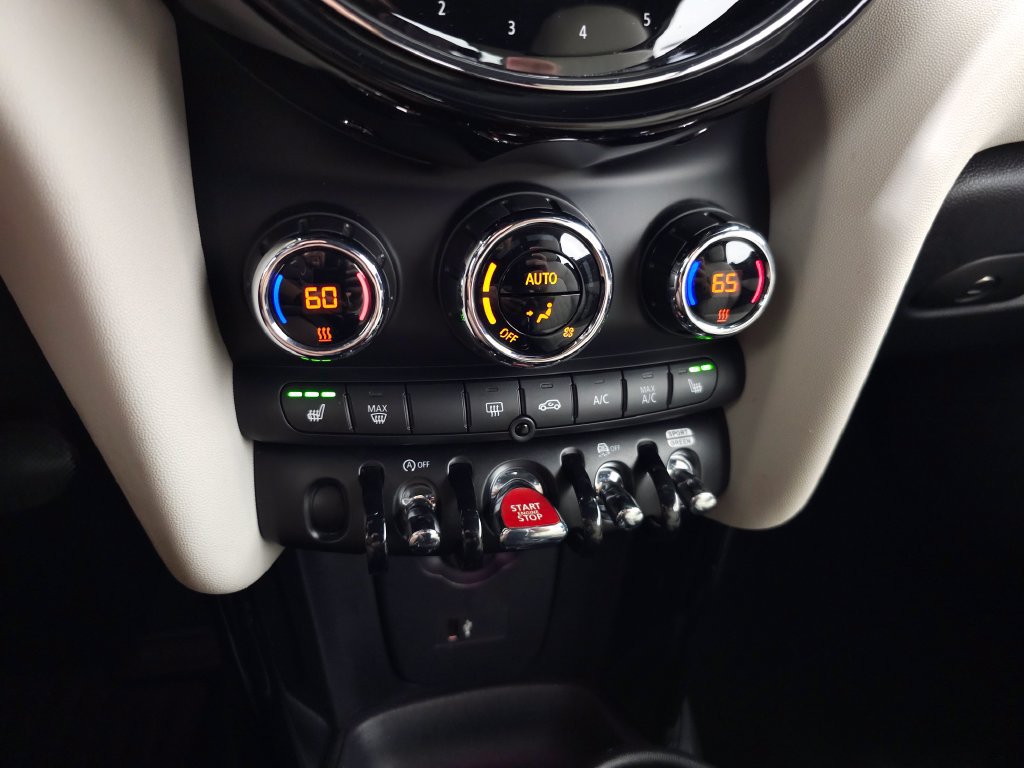 Used 2024 MINI Cooper S w/ Signature Upholstery Package FWD image 24