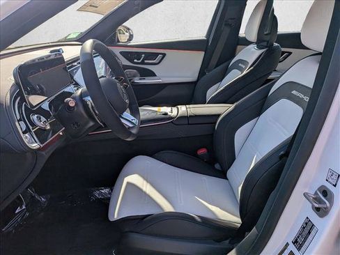 New 2026 Mercedes-Benz E 53 AMG e 4MATIC Sedan image 4