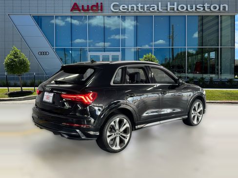 Used 2020 Audi Q3 2.0T Prestige w/ Prestige Package image 9
