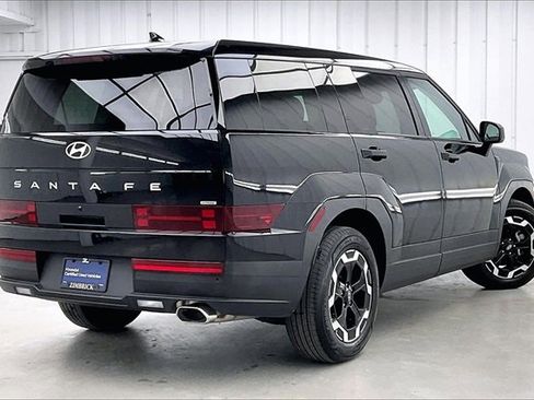 Certified 2025 Hyundai Santa Fe SE image 12