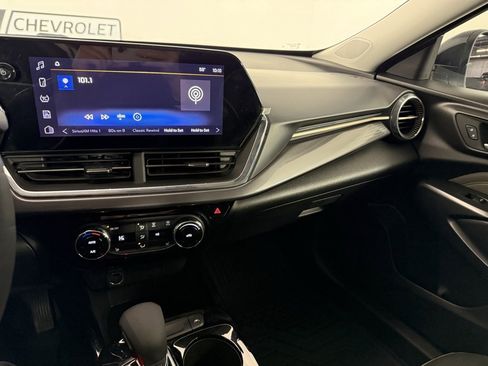 Used 2025 Chevrolet Trax ACTIV w/ Driver Confidence Package image 23