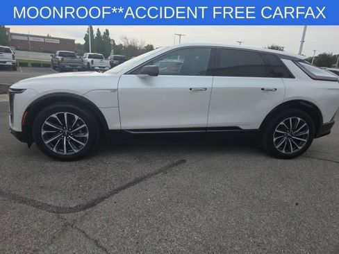 Used 2024 Cadillac Lyriq Sport RWD image 11