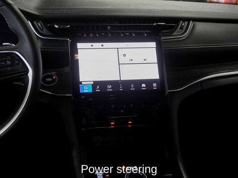 Used 2024 Jeep Grand Cherokee L Limited w/ Luxury Tech Group II image 14