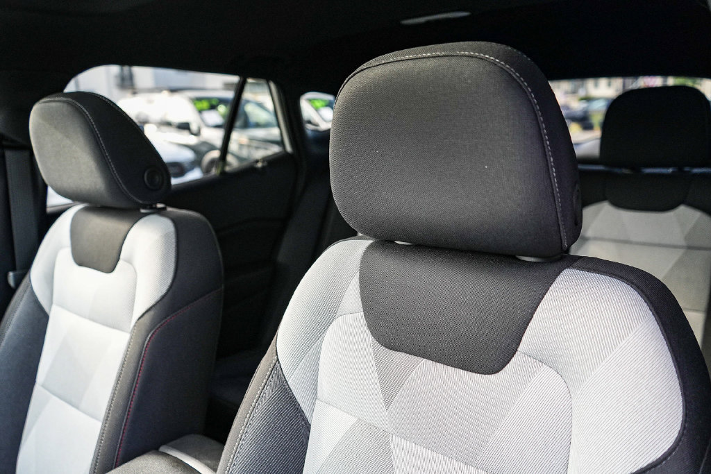New 2026 Chevrolet Trax RS w/ Sunroof Package FWD image 24
