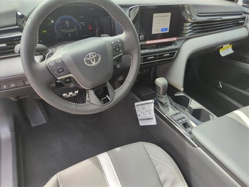 Used 2026 Toyota Camry SE FWD image 15