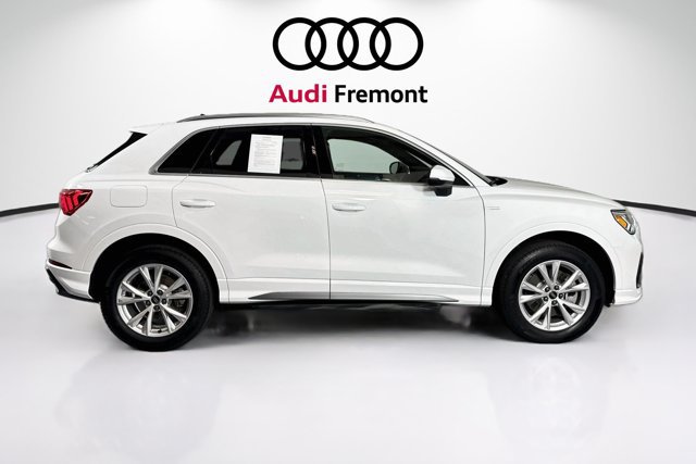 Used 2025 Audi Q3 2.0T Premium w/ Convenience Package AWD/4WD image 4