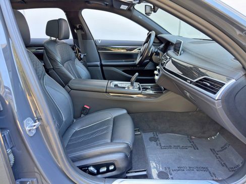 Used 2022 BMW 750i xDrive w/ M Sport Package image 16
