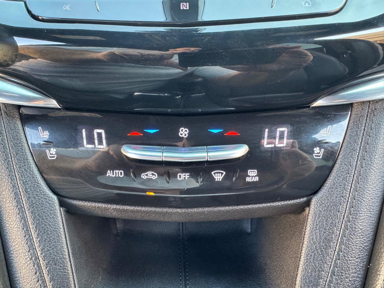 Used 2020 Cadillac XT6 Premium Luxury FWD image 43