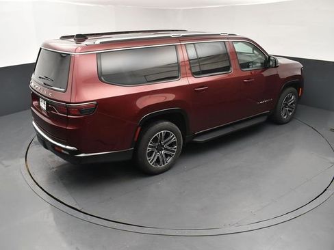 Used 2024 Jeep Wagoneer L 4WD w/ Premium Group I image 15