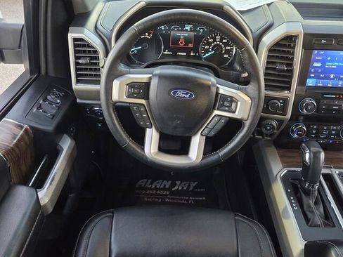 Used 2020 Ford F150 Lariat image 9