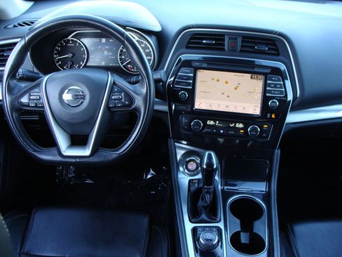 Used 2020 Nissan Maxima 3.5 SV w/ Floor Mat Group FWD image 9