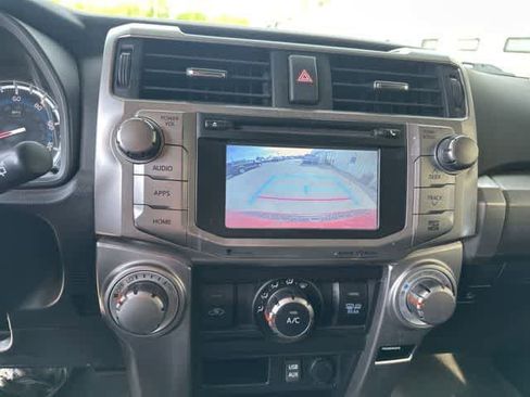 Used 2016 Toyota 4Runner SR5 AWD/4WD image 9