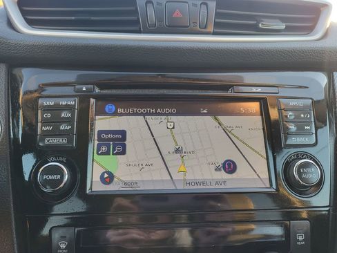 Used 2016 Nissan Rogue SL w/ SL Premium Package image 17