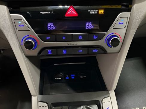 Used 2018 Hyundai Elantra Value Edition FWD image 19