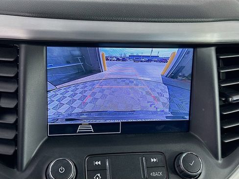 Used 2022 GMC Acadia SLE w/ Driver Convenience Package image 13