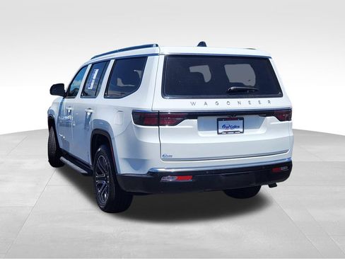 Used 2025 Jeep Wagoneer 4WD image 5