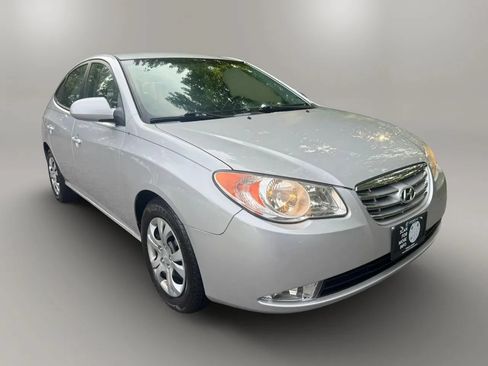 Used 2010 Hyundai Elantra GLS FWD image 3
