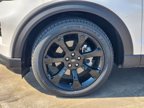 Certified 2024 Ford Explorer ST-Line w/ Class IV Trailer Tow Package RWD image 10