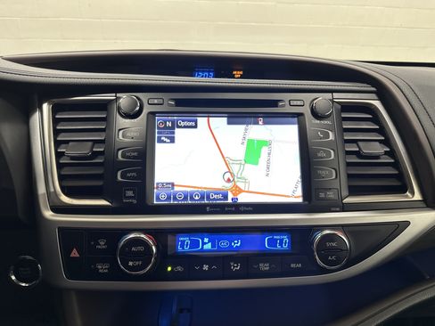 Used 2018 Toyota Highlander Limited w/ Protection Package #3 AWD/4WD image 24