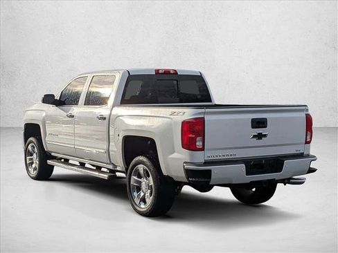 Used 2017 Chevrolet Silverado 1500 LTZ Z71 w/ LTZ Plus Package image 8