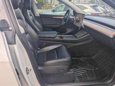 Used 2023 Tesla Model Y Long Range AWD/4WD image 30