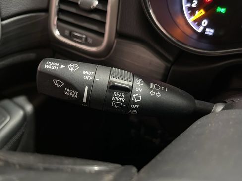 Used 2021 Jeep Grand Cherokee Laredo w/ Security & Convenience Group AWD/4WD image 23