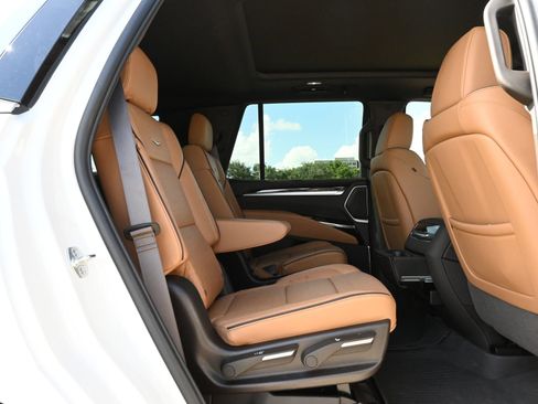 Certified 2025 Cadillac Escalade Premium Luxury w/ LPO, Floor Liner Package AWD/4WD image 24