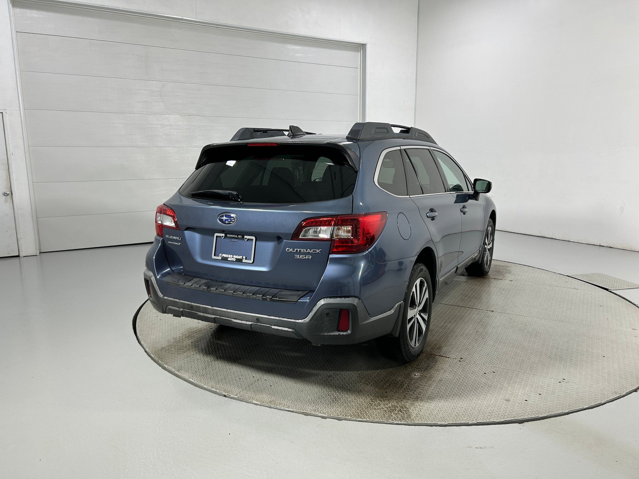 Used 2018 Subaru Outback 3.6R Limited AWD/4WD image 39