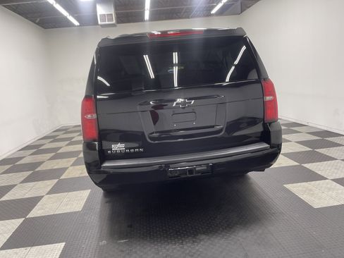 Used 2019 Chevrolet Suburban LT w/ Luxury Package image 3