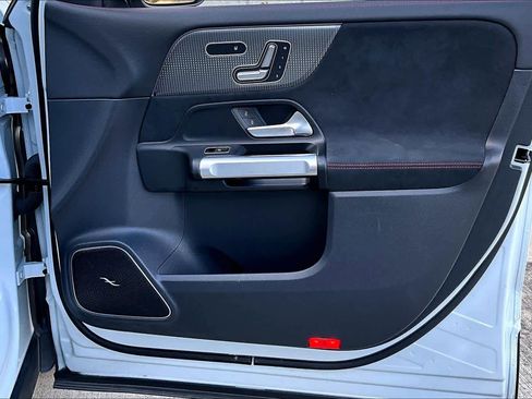 Used 2023 Mercedes-Benz EQB 250+ image 22