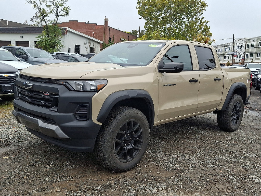 Used 2023 Chevrolet Colorado Trail Boss w/ LPO, Dark Essentials Package AWD/4WD image 3