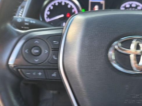 Used 2018 Toyota Camry SE w/ Convenience Package FWD image 21