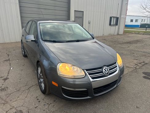 Used 2009 Volkswagen Jetta S FWD image 3