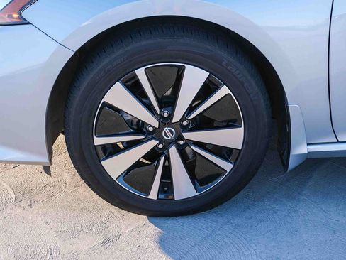 Used 2021 Nissan Altima 2.5 SV FWD image 10