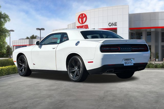 Used 2019 Dodge Challenger SXT RWD image 6